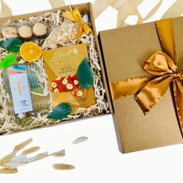 Zestaw prezentowy Złota okazja z wstążką.